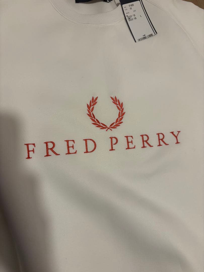 今週のみ特化 FRED PERRY ホワイト トレーナー L