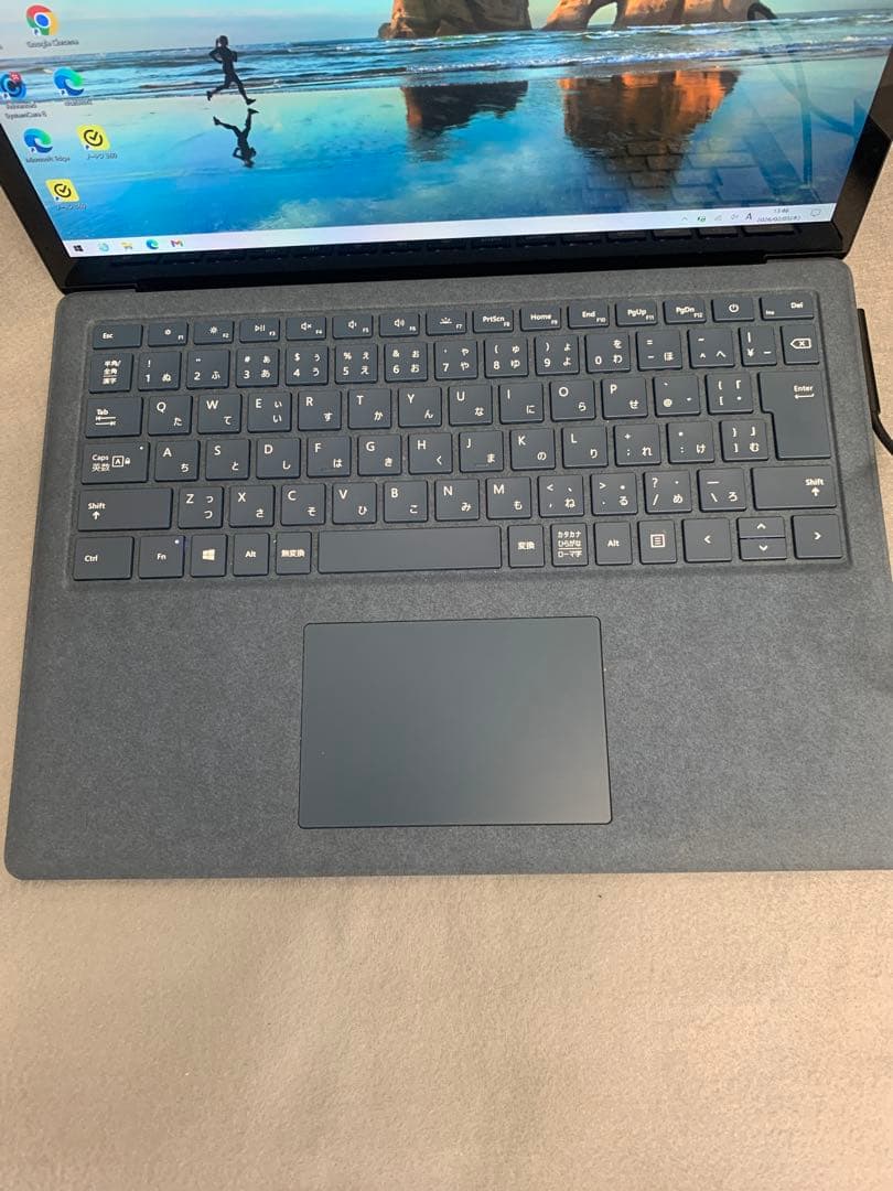 Microsoft surface laptop GO 第１世代