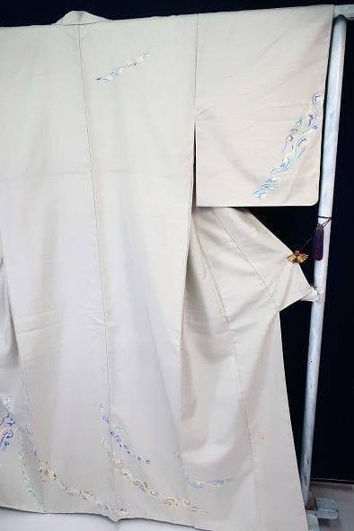 ★専用★ 未使用品 付け下げ 紬 ライトグレー 唐草花 袷 身丈159cm