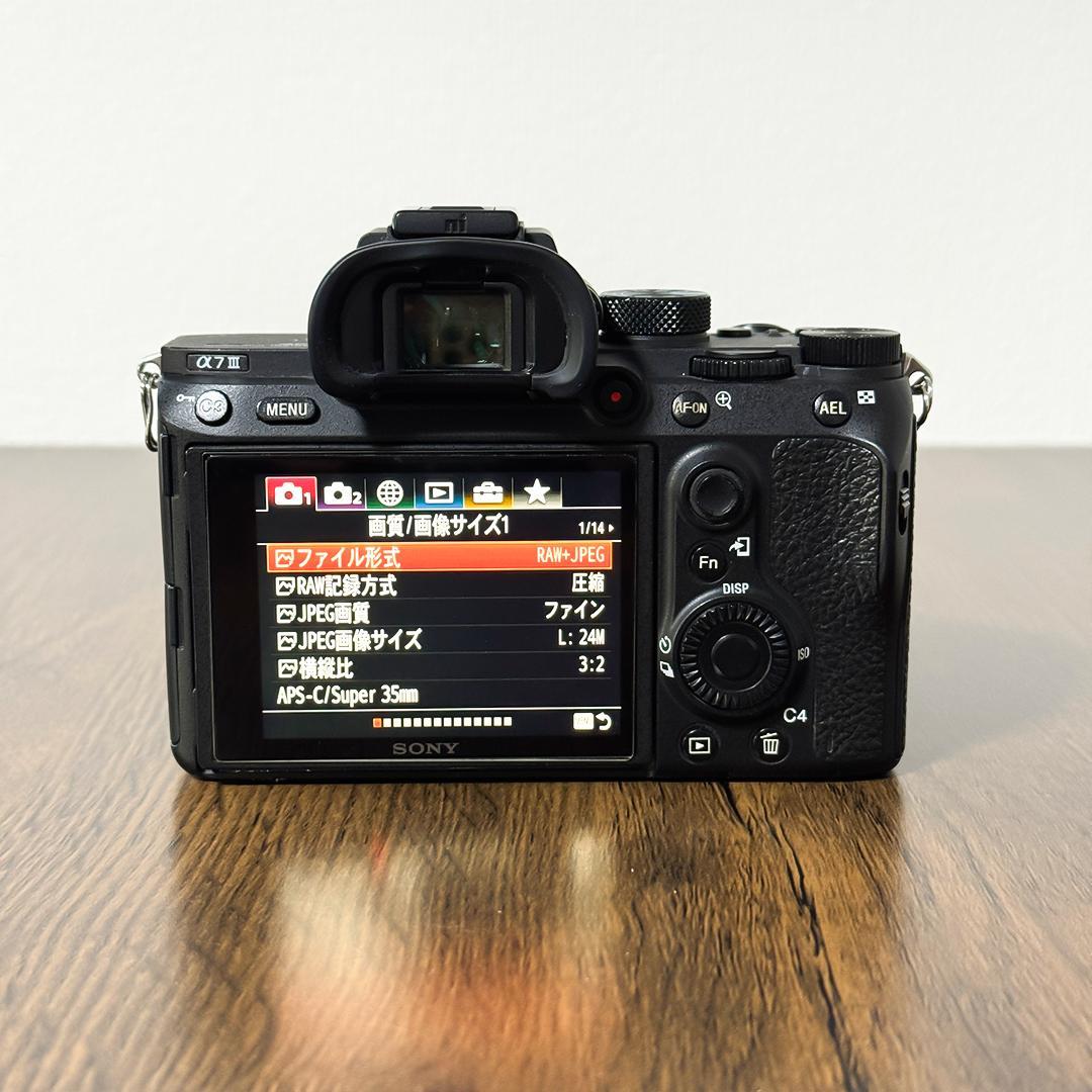 SONY α7III ボディ 元箱・説明書付き 動作良好