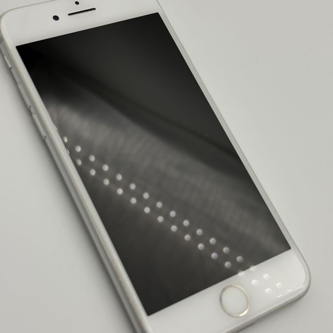 (美品) Apple iPhone 8 シルバー 箱付き 本体