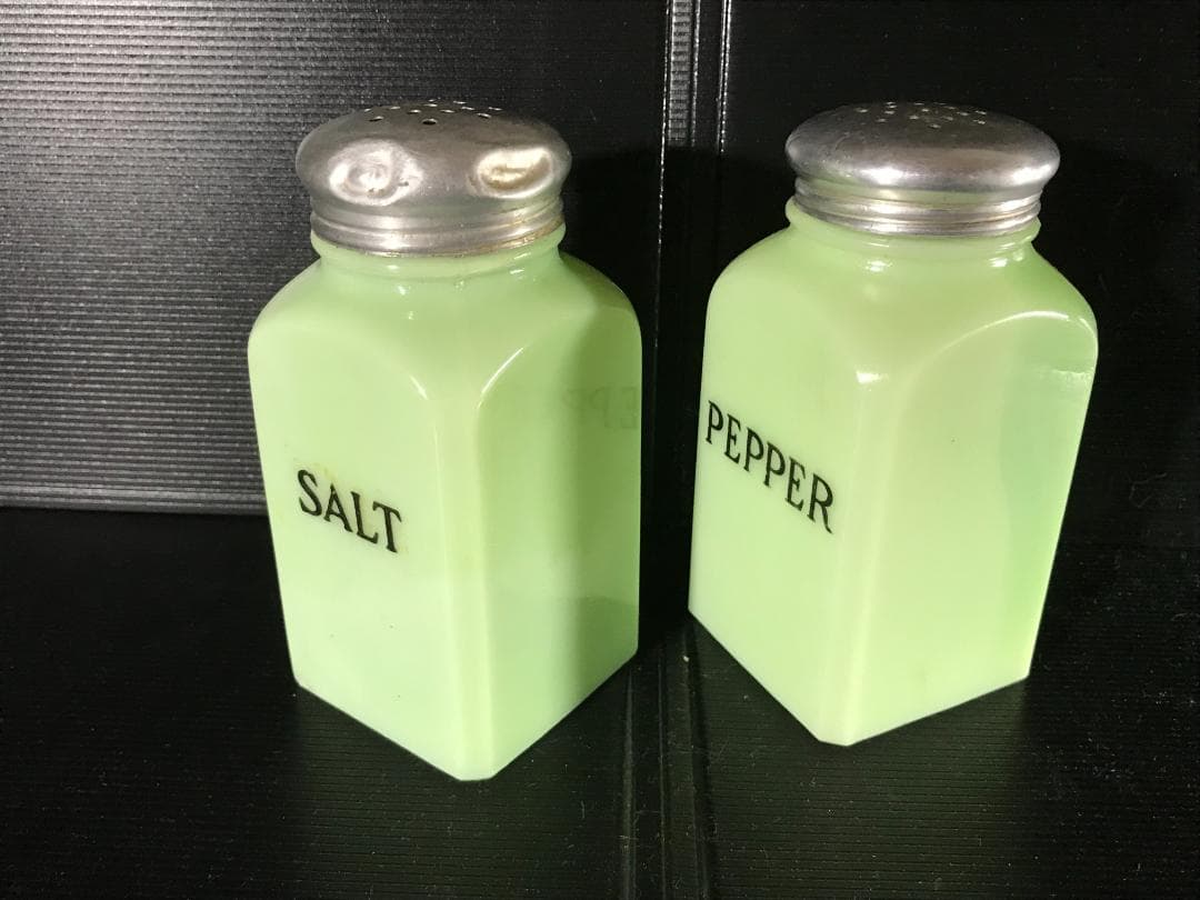 ジャネット社 ジェード　シェーカ（ソルト＆ペッパー）セット