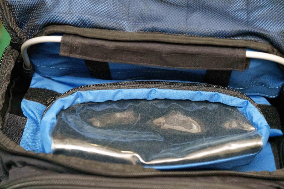 Burton カメラバッグ