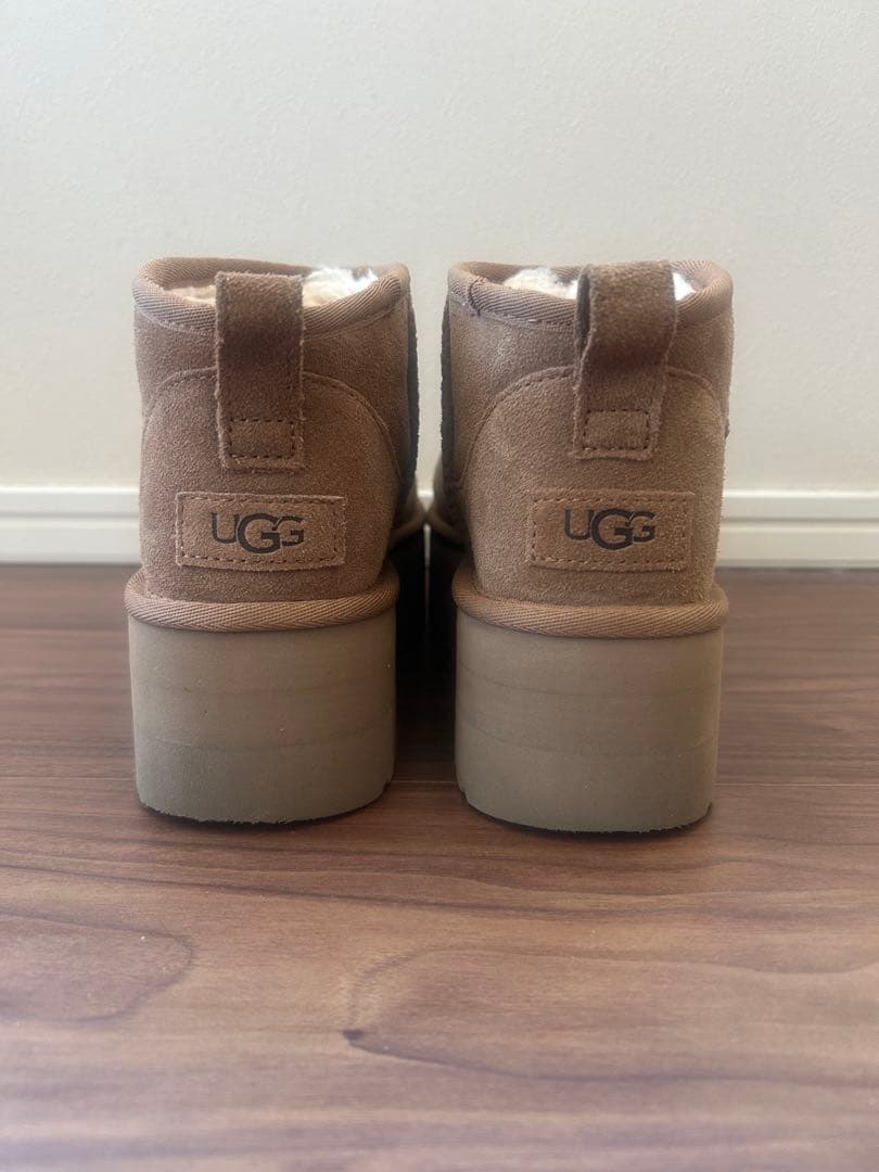 UGG チェスナット　ショートブーツ