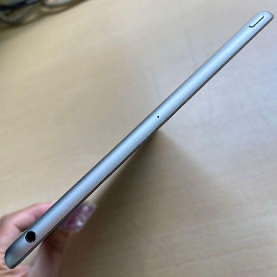 iPad 第6世代　A1893　Wi-Fiモデル　スペースグレイ32GB #5