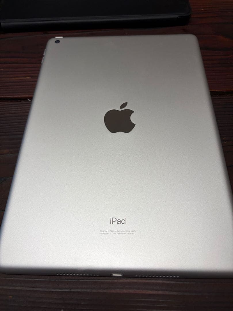 10.2インチ A2270 (第８世代) Wi-Fiモデル 32GB シルバー