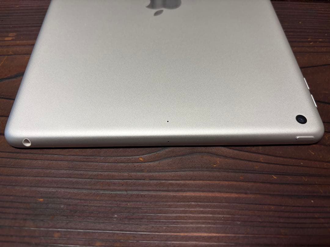 10.2インチ A2270 (第８世代) Wi-Fiモデル 32GB シルバー