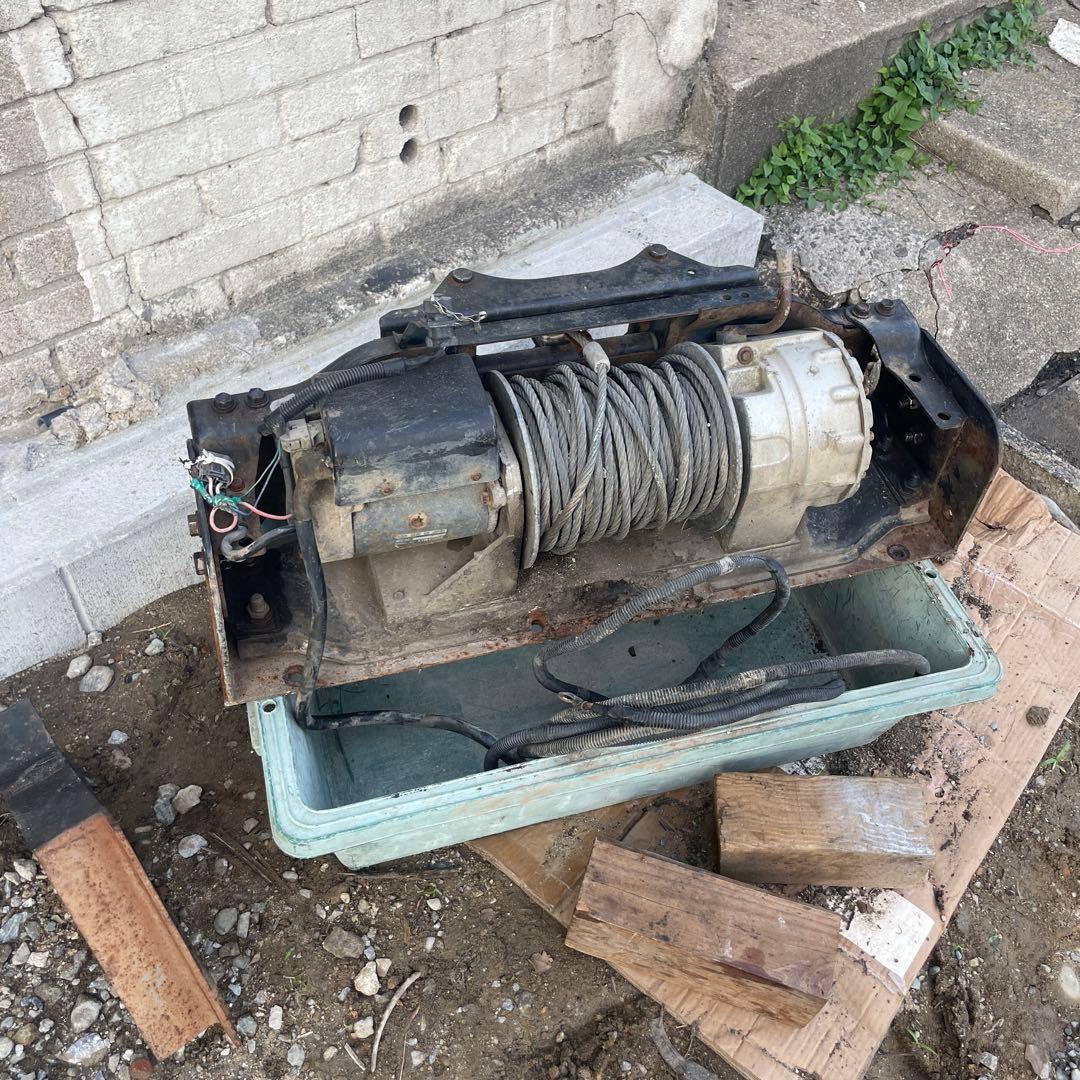 TOYOTA純正 12V ランクルの純正オプションウインチ　ランドクルーザー