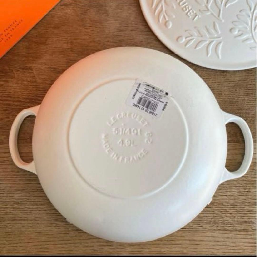 新品　ルクルーゼ 28cm マルミット オリーブブランチレリーフ　IH 土鍋代用