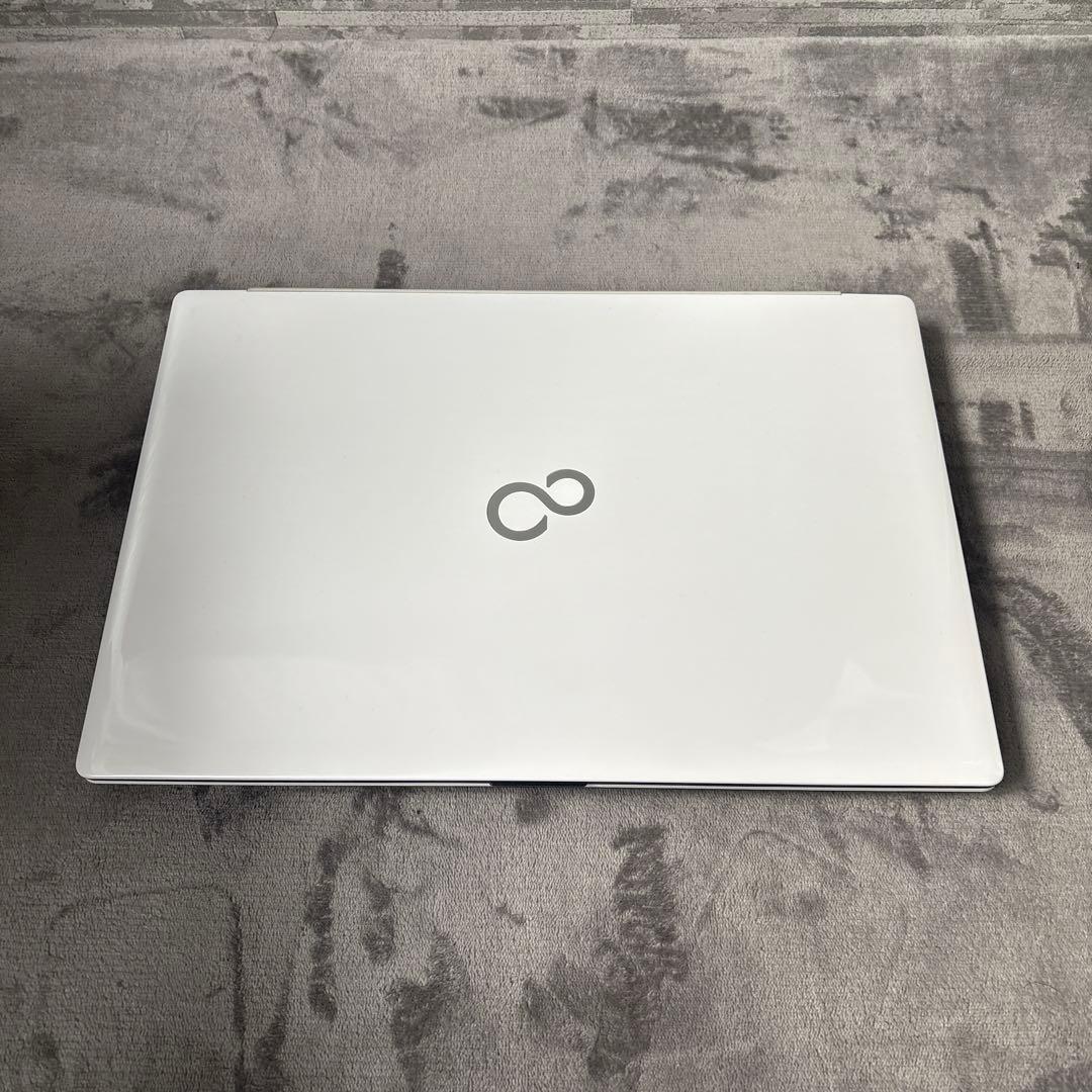 富士通 Lifebook FMVA480HW 2024 15.6インチ