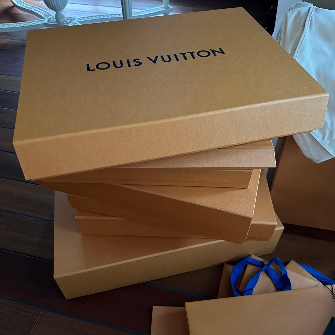 ルイビトン、このブランドが好きでたくさん箱が溜まりました。