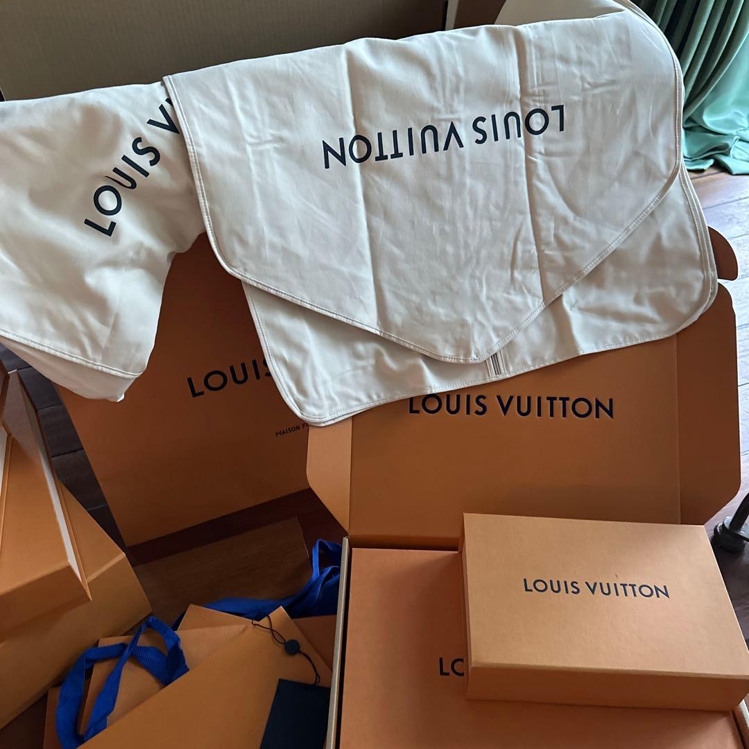 ルイビトン、このブランドが好きでたくさん箱が溜まりました。