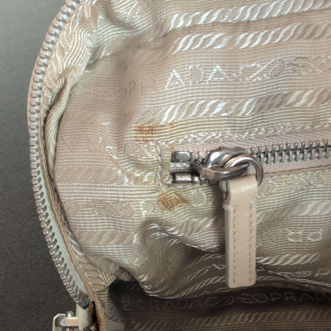 PRADA 　ハンドバッグ レザー　ダイヤル錠付き