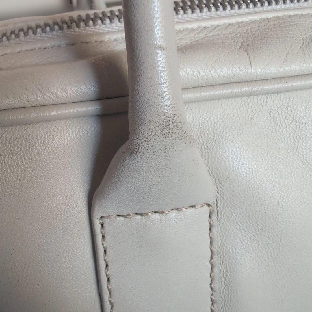 PRADA 　ハンドバッグ レザー　ダイヤル錠付き