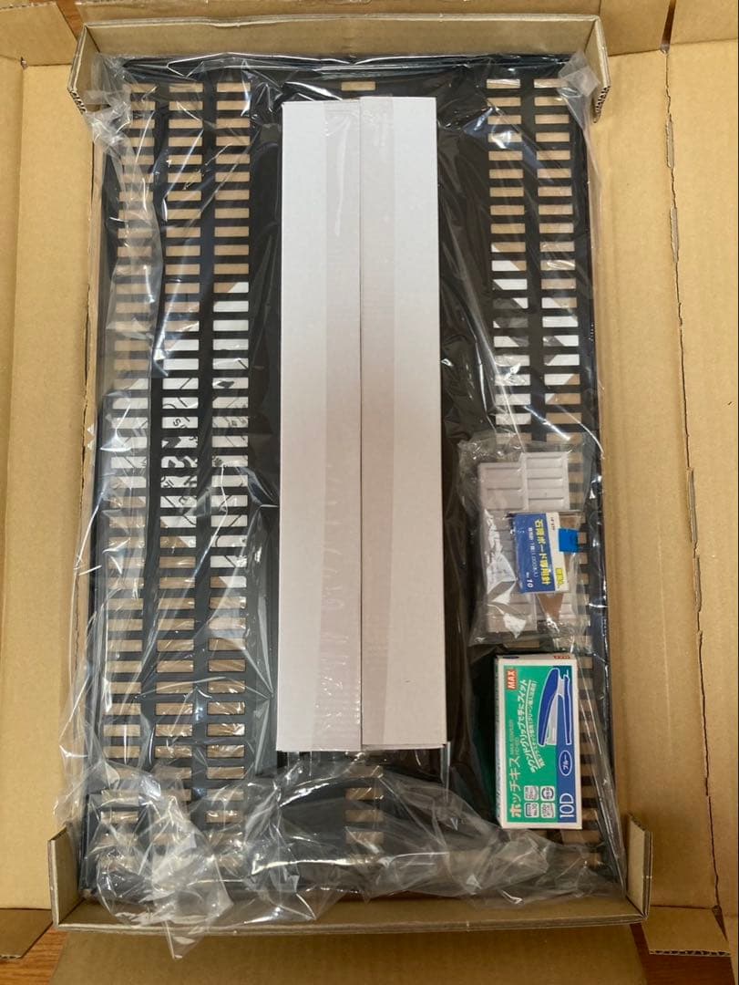 【未使用美品】壁美人　37〜47インチ　ホッチキス付き