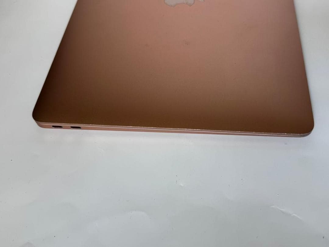 MacBook Air 13-インチ2019 8GB/256GB SSD