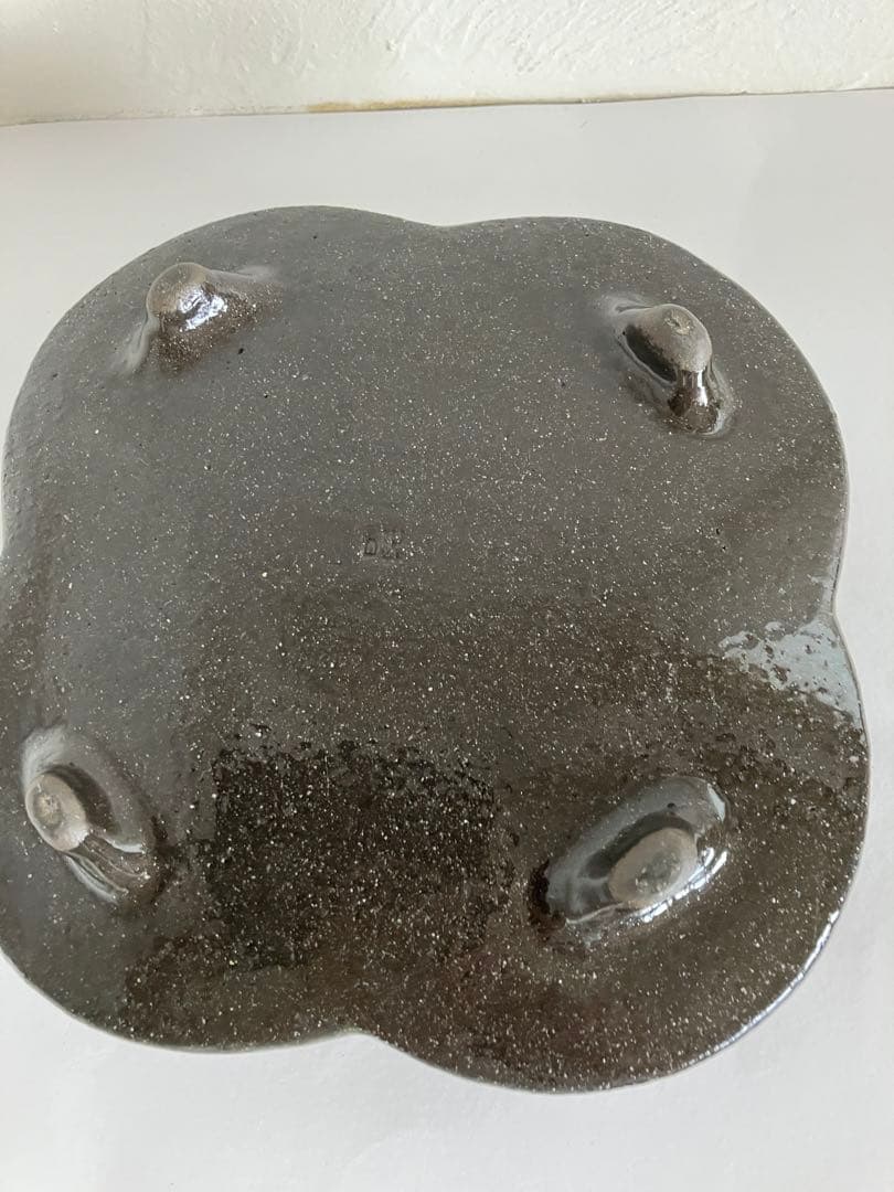 丹羽　龍知　作　灰釉印華三島変形鉢