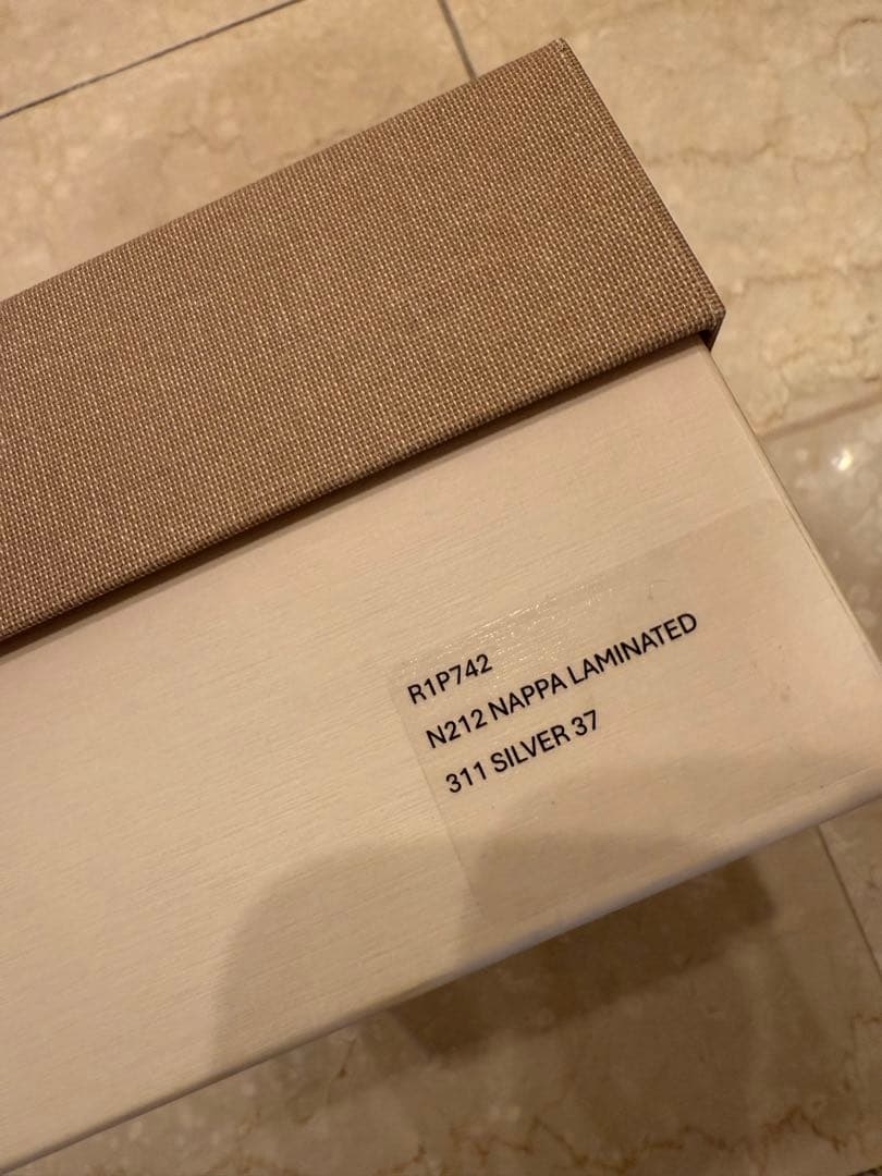 人気色❤︎FRANCESCO RUSSO シルバー フラットシューズ　37サイズ