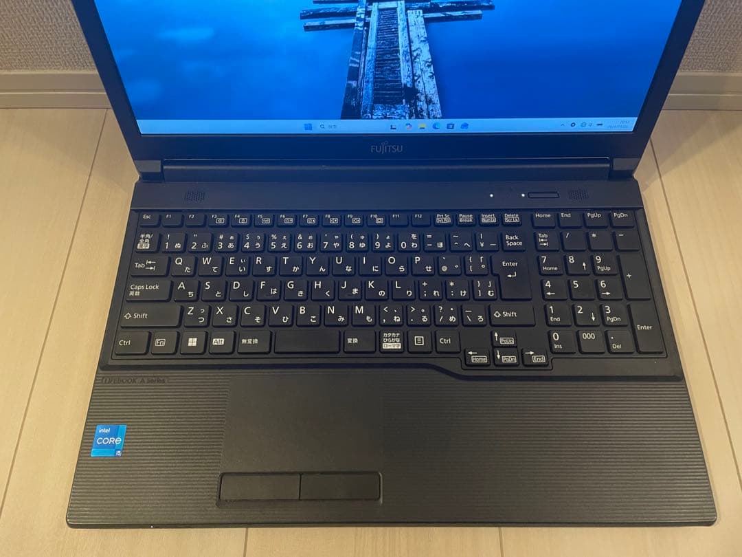 富士通 A5512/J i5-1245U 8GB 256GB Office