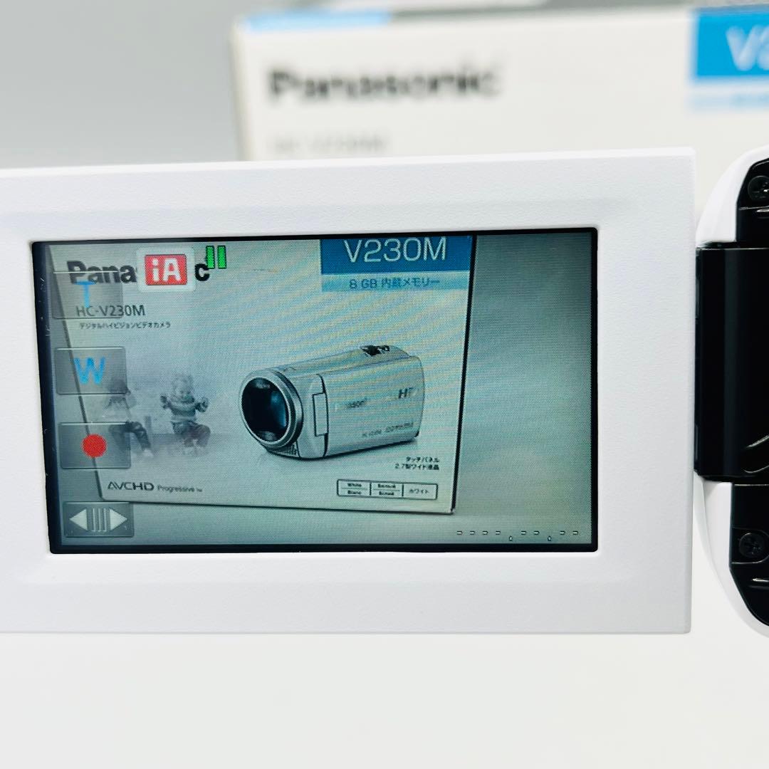 【美品】パナソニック デジタルハイビジョンビデオカメラ HC-V230M-W
