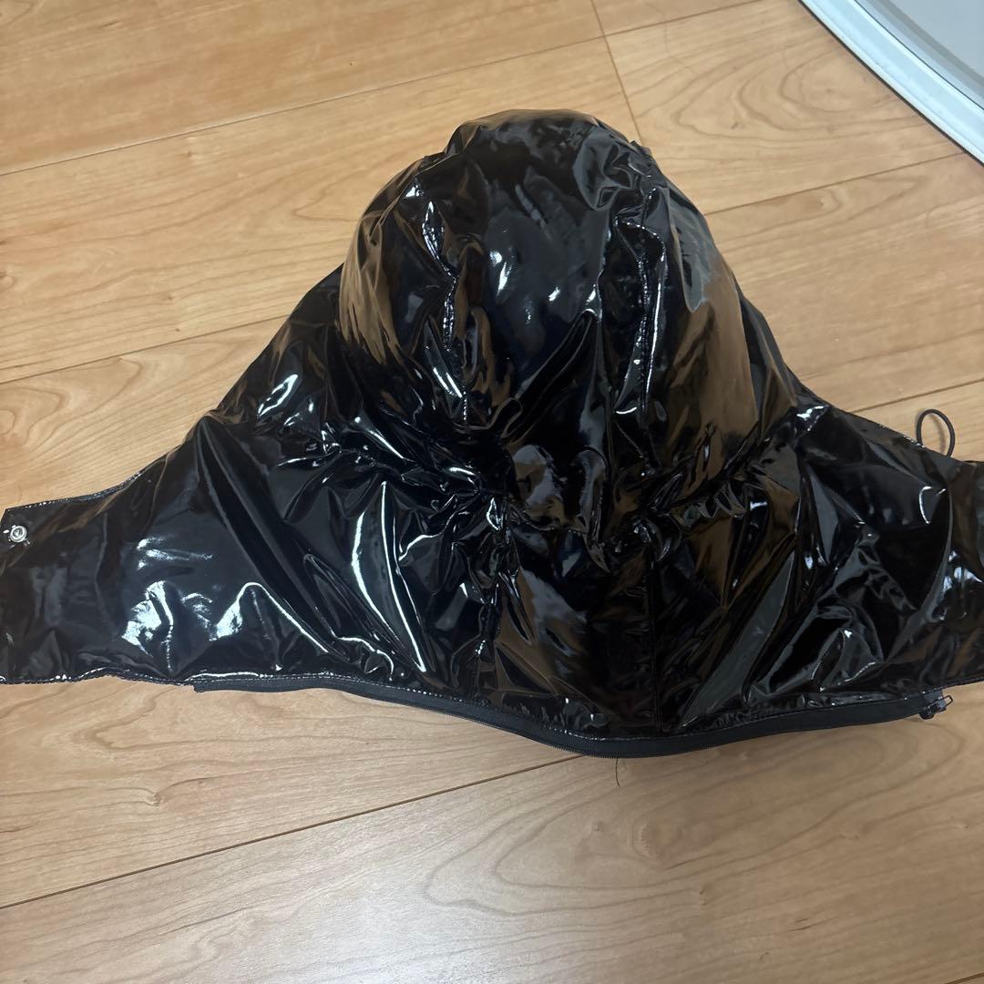 TRAPSTAR 光沢ダウンジャケット フード付き