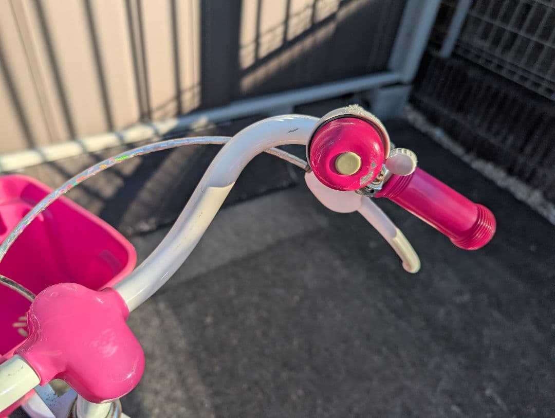 幼児用自転車 、補助輪つき