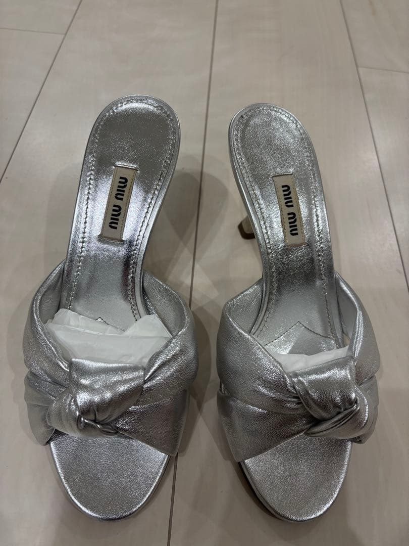 miumiuサンダル美品