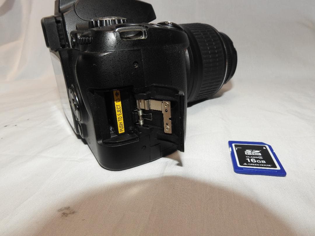 Nikon D40X デジタル一眼レフ (本体とレンズ)