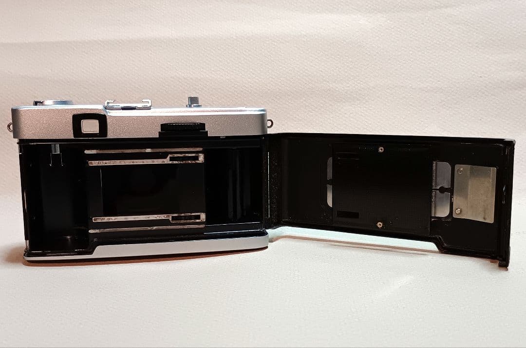 フィルムカメラ【整備、完動品、美品】オリンパス　トリップ35