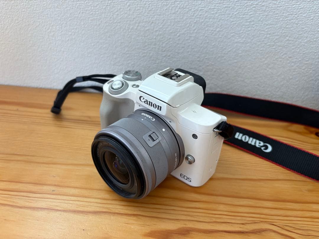 【極美品】【値下げ】Canon キャノン EOS Kiss M ホワイト