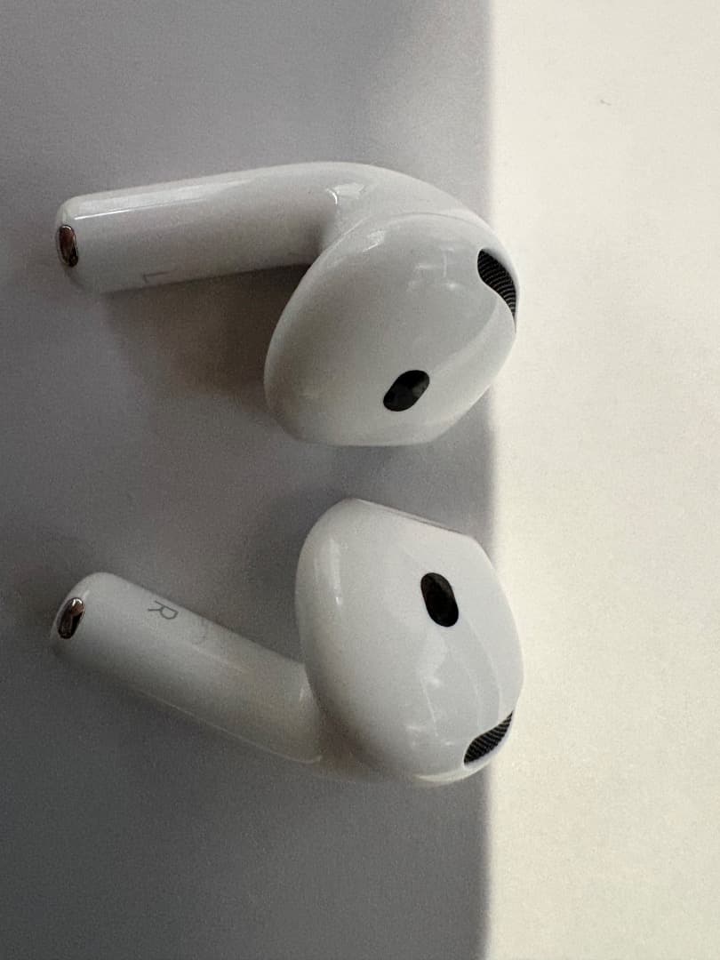 AirPods第4世代　ノイズキャンセル搭載 ケース付 動作確認済み