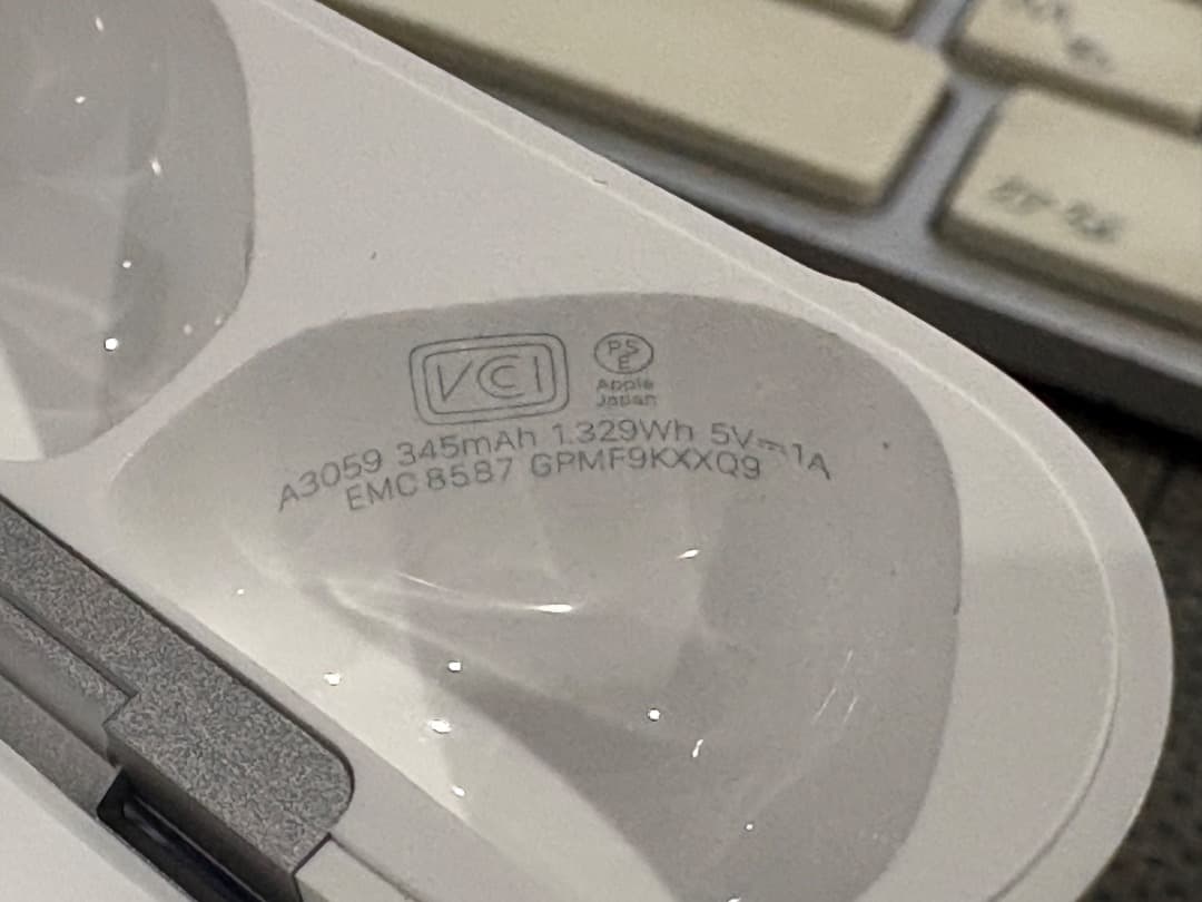 AirPods第4世代　ノイズキャンセル搭載 ケース付 動作確認済み