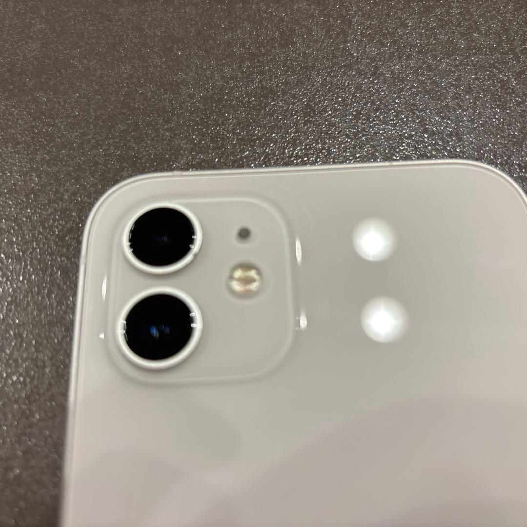 iPhone12 本体　ホワイト