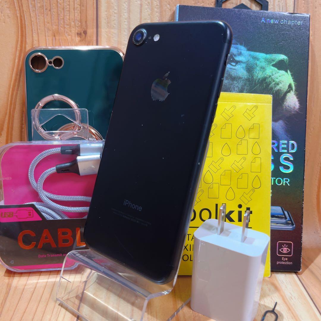 SIMフリー 本体 iPhone 7 32 GB ブラック 065 電池新品