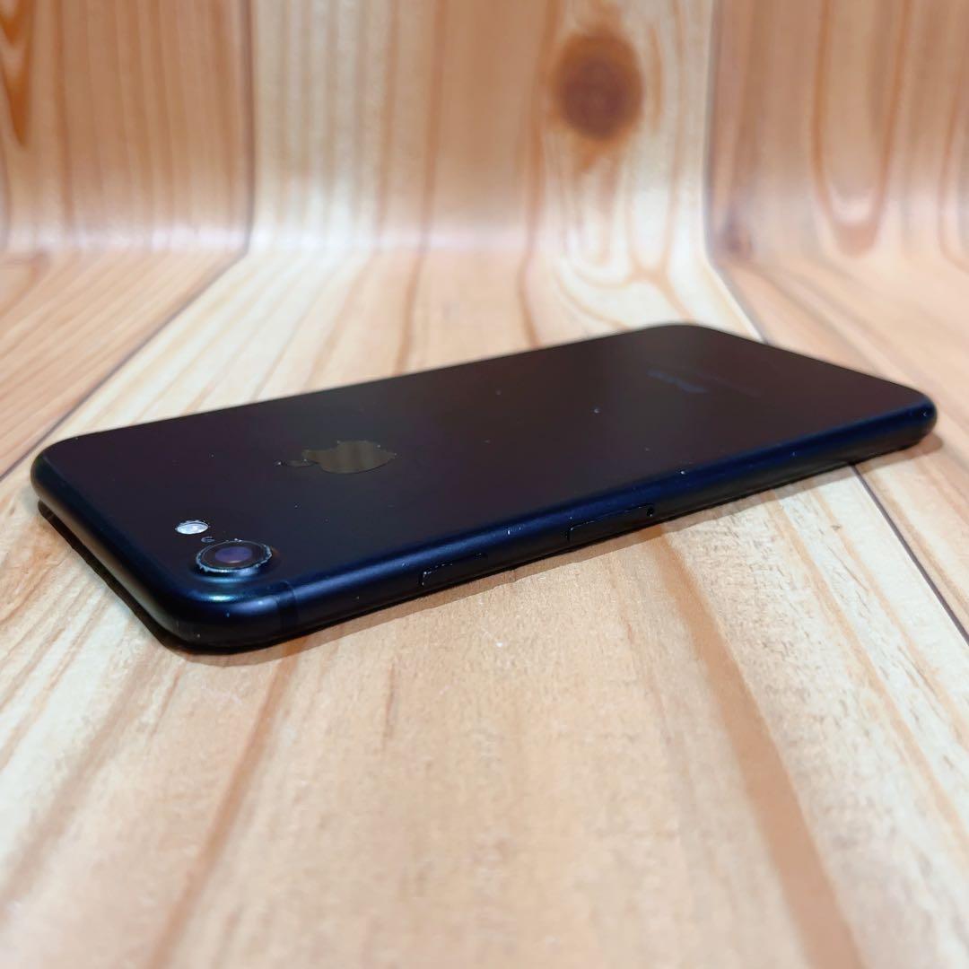SIMフリー 本体 iPhone 7 32 GB ブラック 065 電池新品