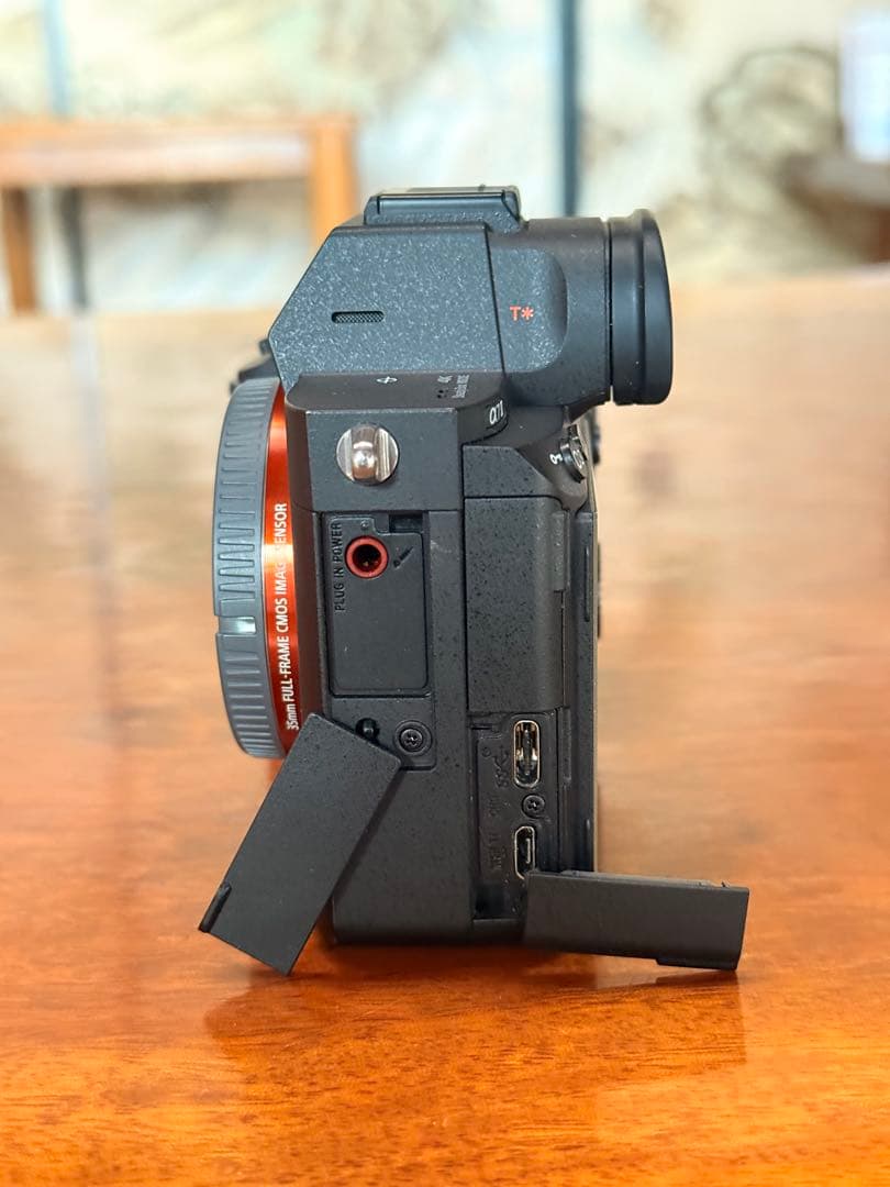 g*n様 SONY α7III美品 【シャッター数6037回】