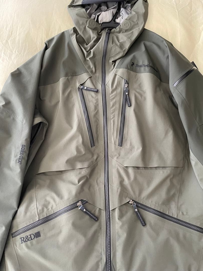 スキー PeakPerfomance HeliverticalJacet M