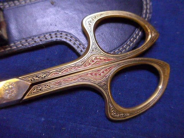 全長24センチ　ドイツ　ゾーリンゲン／DORKOの美しいハサミ　皮のケース付き