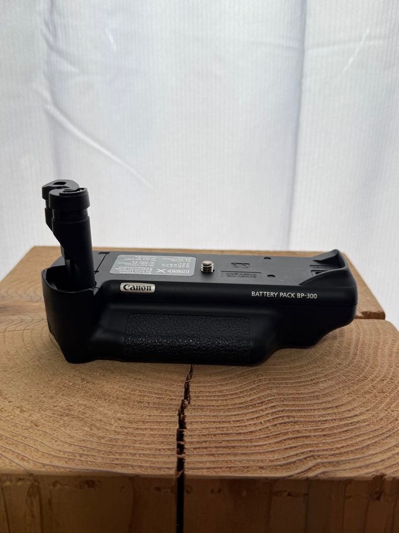 美品 Canon EOS 7 フィルム 一眼レフカメラ BP-300付き