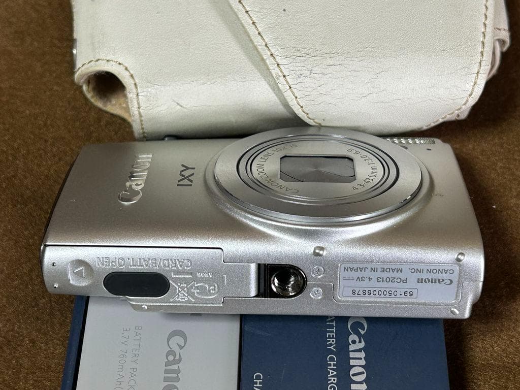 Canon IXY620F デジタルカメラ 本体と付属品