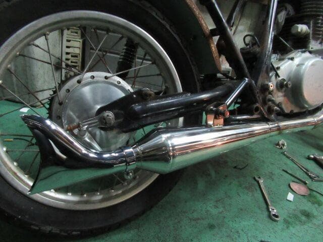 2%er SR400/500 スリップオン メガホンフィッシュテールマフラー