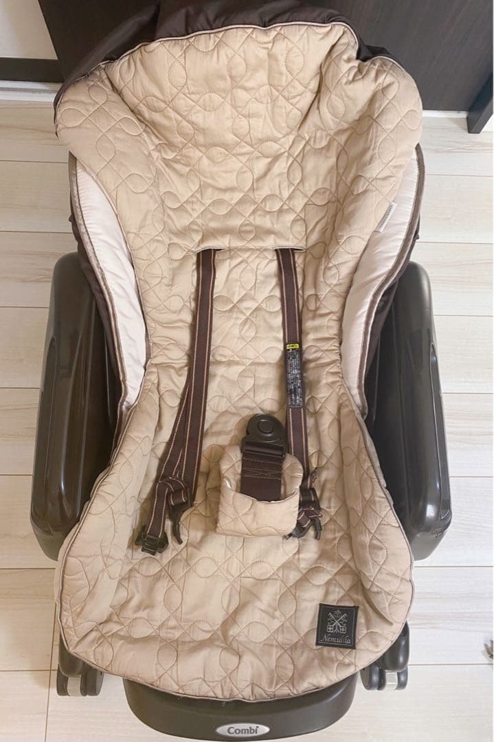 Combi ネムリラハイローチェア電動スイングベビーラック