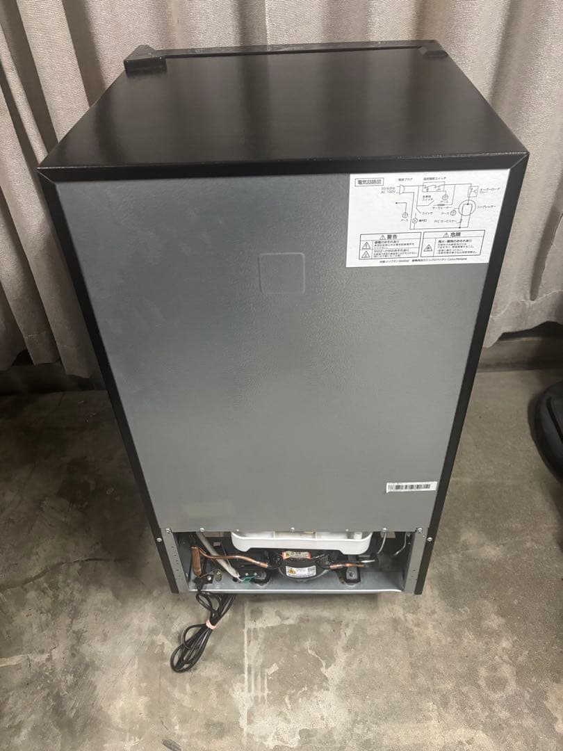 【比較的キレイ‼️】オーヤマ ノンフロン冷凍冷蔵庫 87Ｌ　PRC-B092D-M