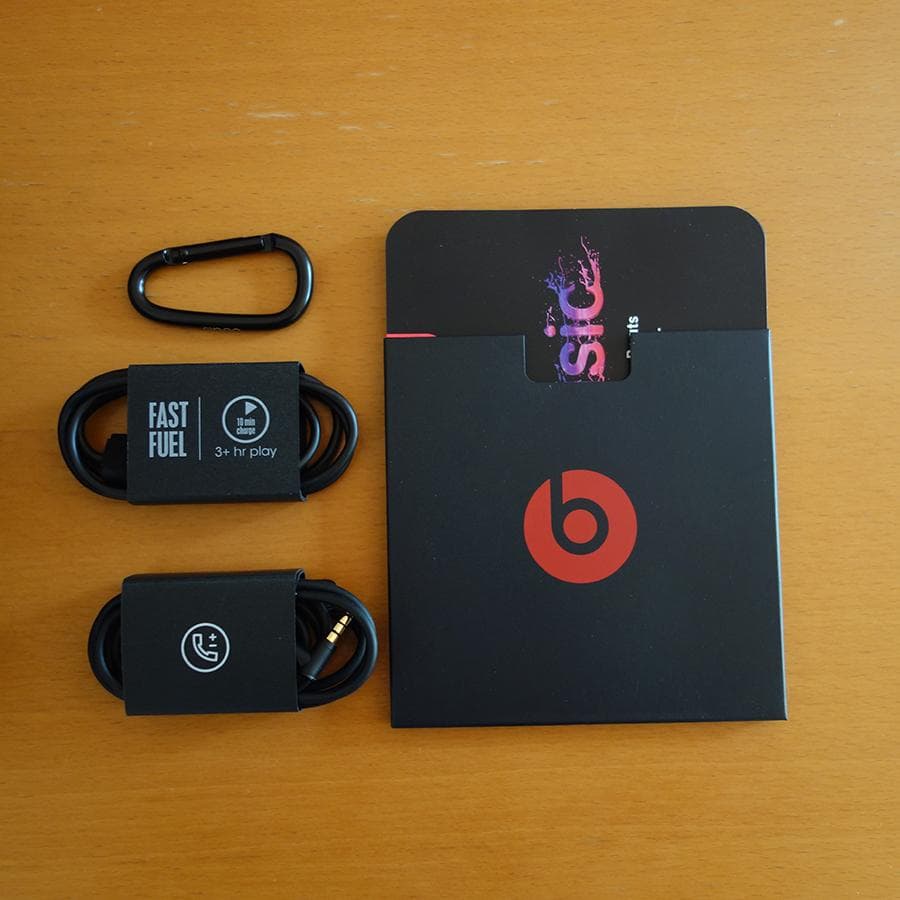 【2022年製美品】BEATS STUDIO3 ワイヤレスヘッドホン 黒