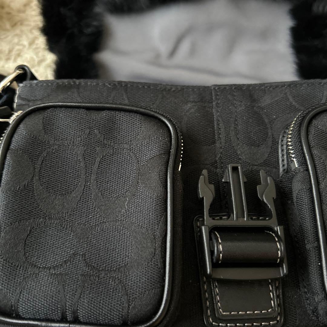 COACH シグネチャー　ブラック　ファー バッグ