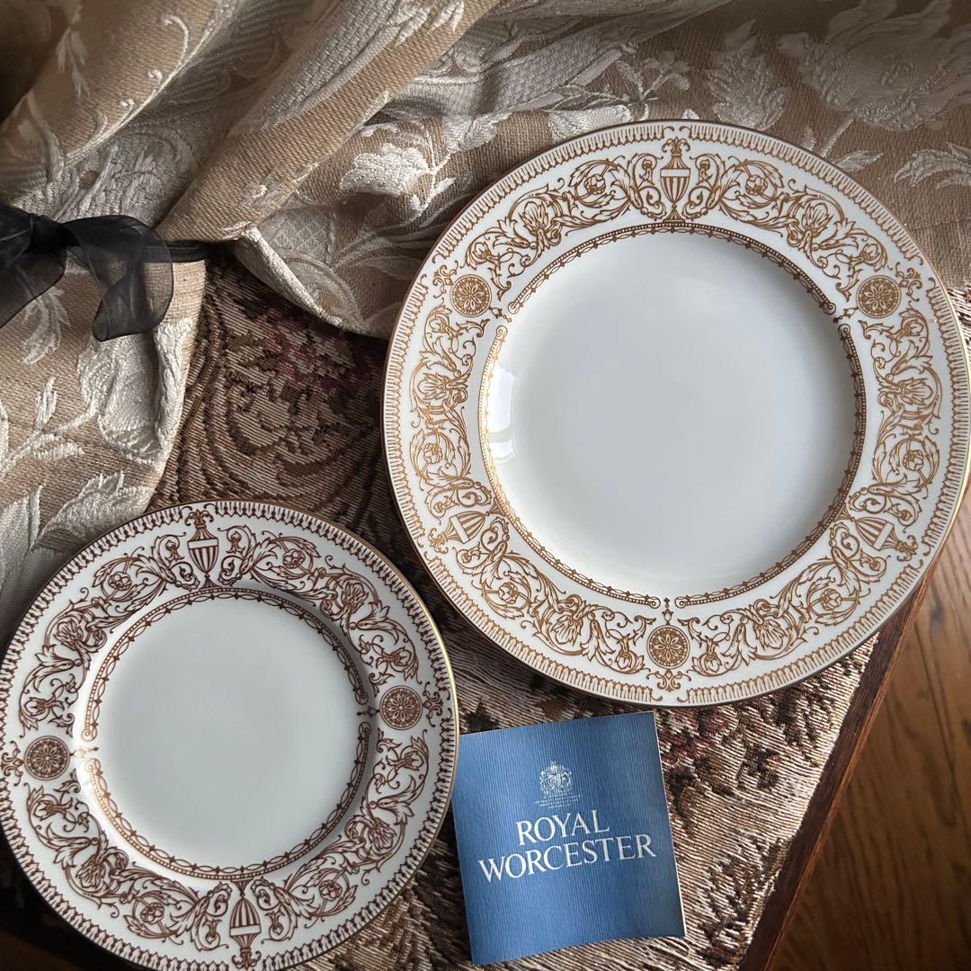 Worcester HydePark 英国王室の優雅を纏うプレート2枚