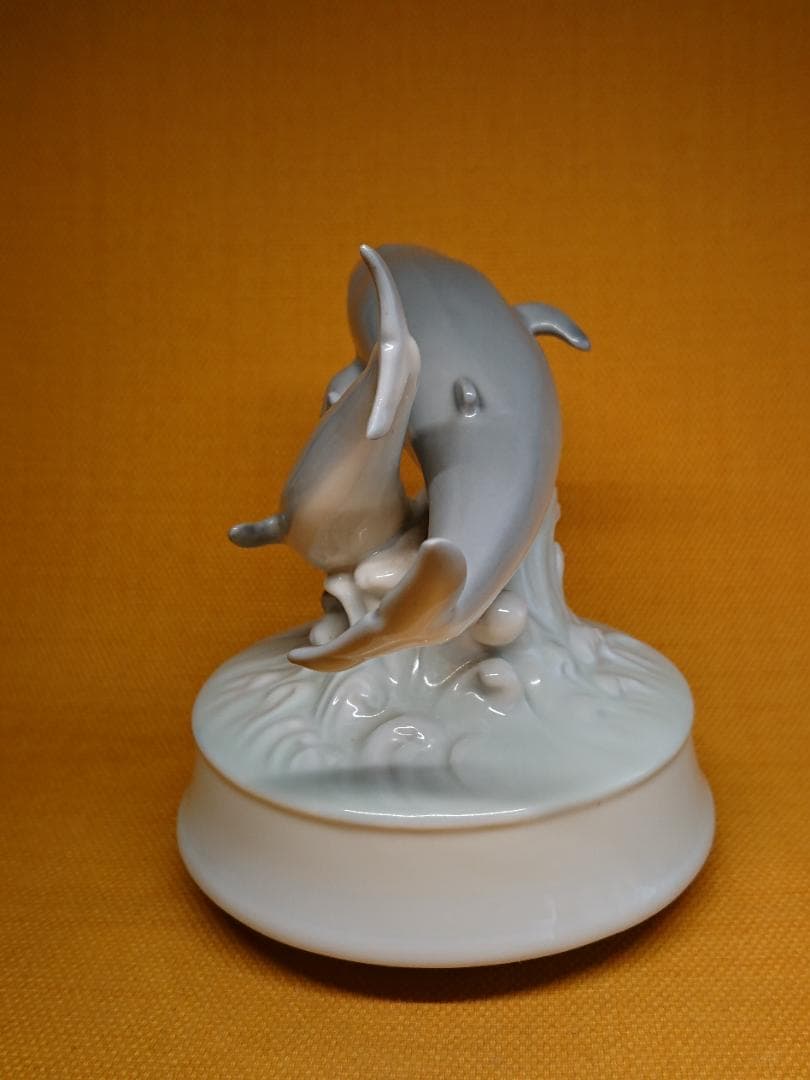 【美品】オルゴール　イルカ　陶器　置物　インテリア　工芸品　美術品　A1437