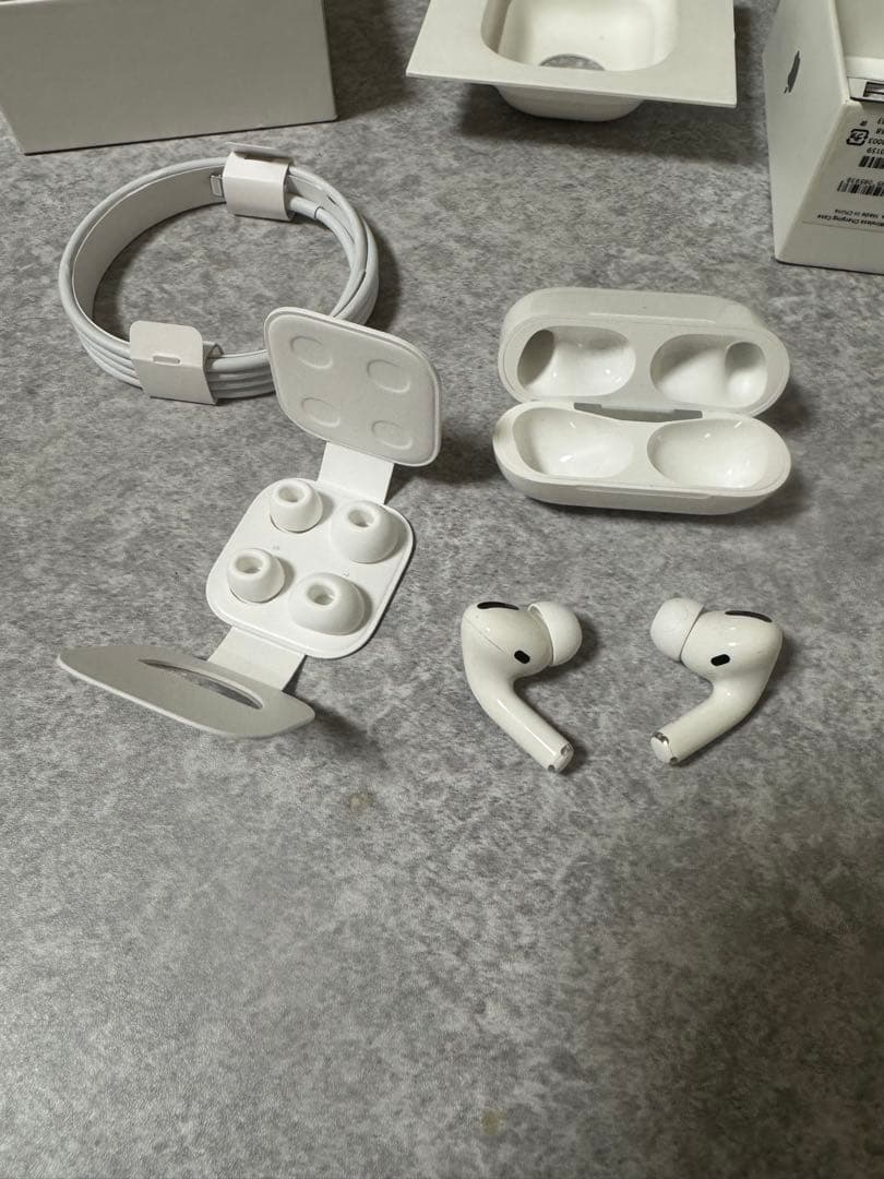 Apple AirPods Pro本体ワイヤレス充電ケース ケーブル付属 正規品