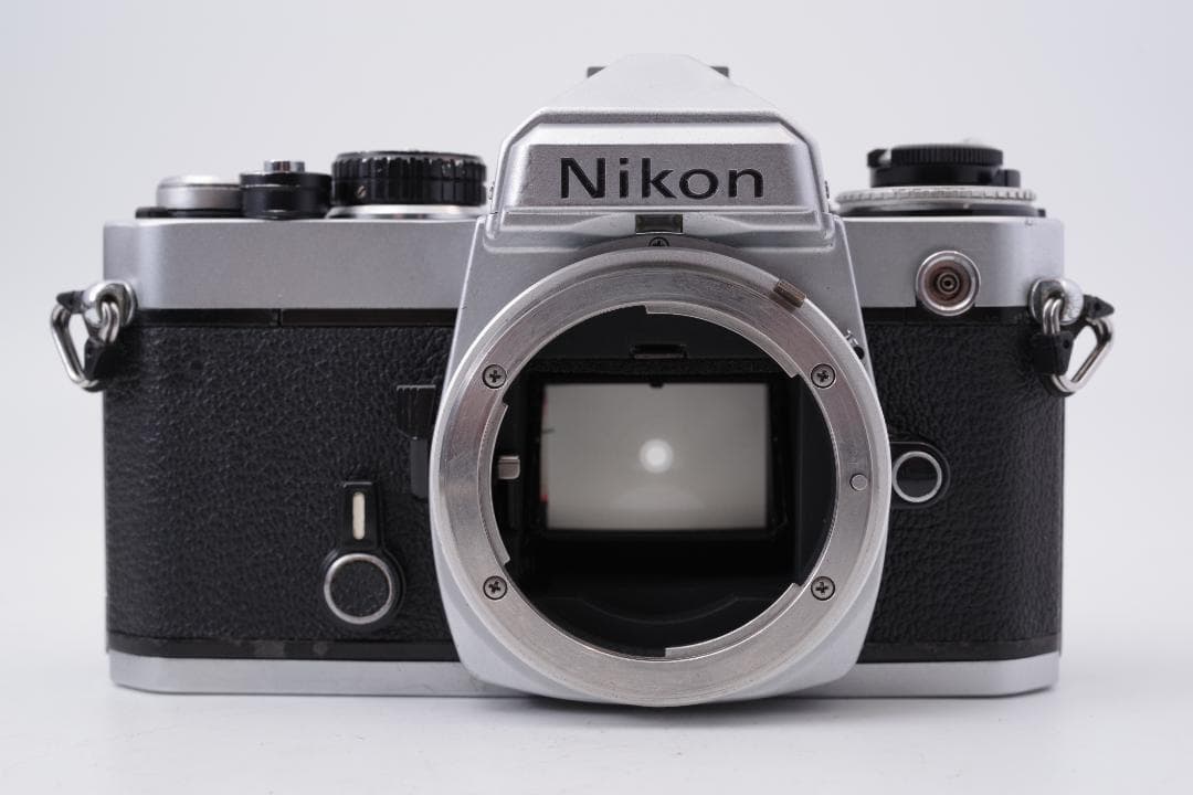 Nikon FE 説明書、ストラップ付き