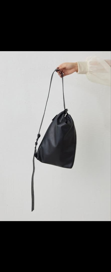 ear PAPILLONNER イア パピヨネ　ショルダーバッグ　ブラック